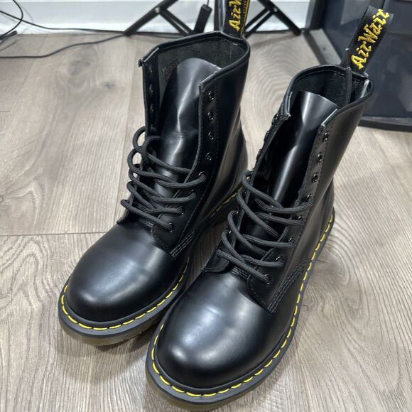 Dr Doc Martens 11821 Patent Leather Black Combat Boots Size 10 NICE - Picture 2 of 9